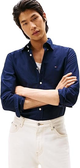 Tommy Hilfiger Men's Long Sleeve Oxford Shirts in Regular Fit, Men's Button Down Shirts, Also Available in Big and Tall